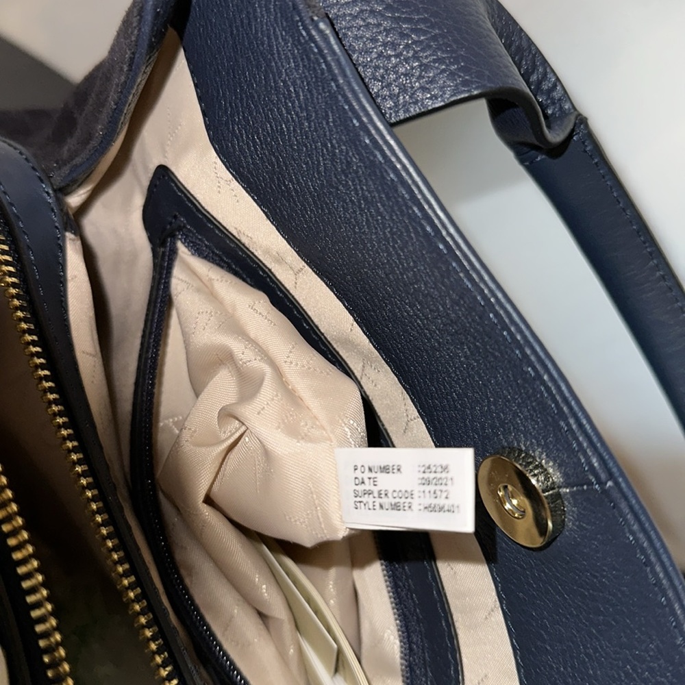 Handbag - Picture 10 of 10